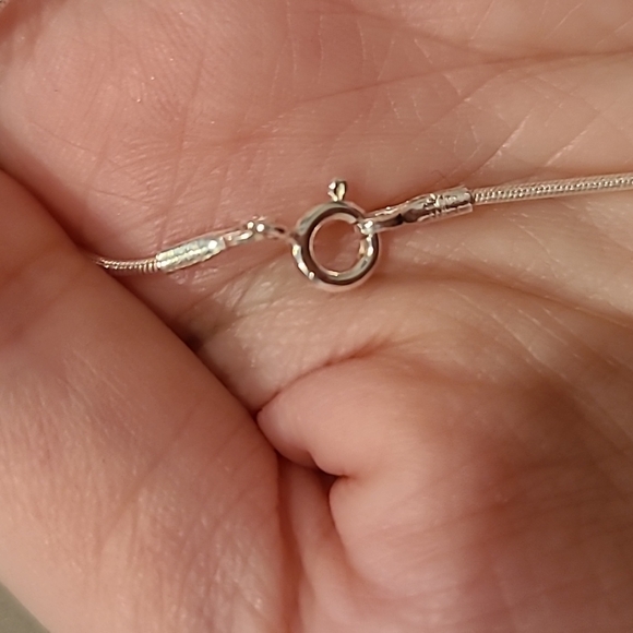 Sterling silver twist pebble design necklace - Picture 5 of 9